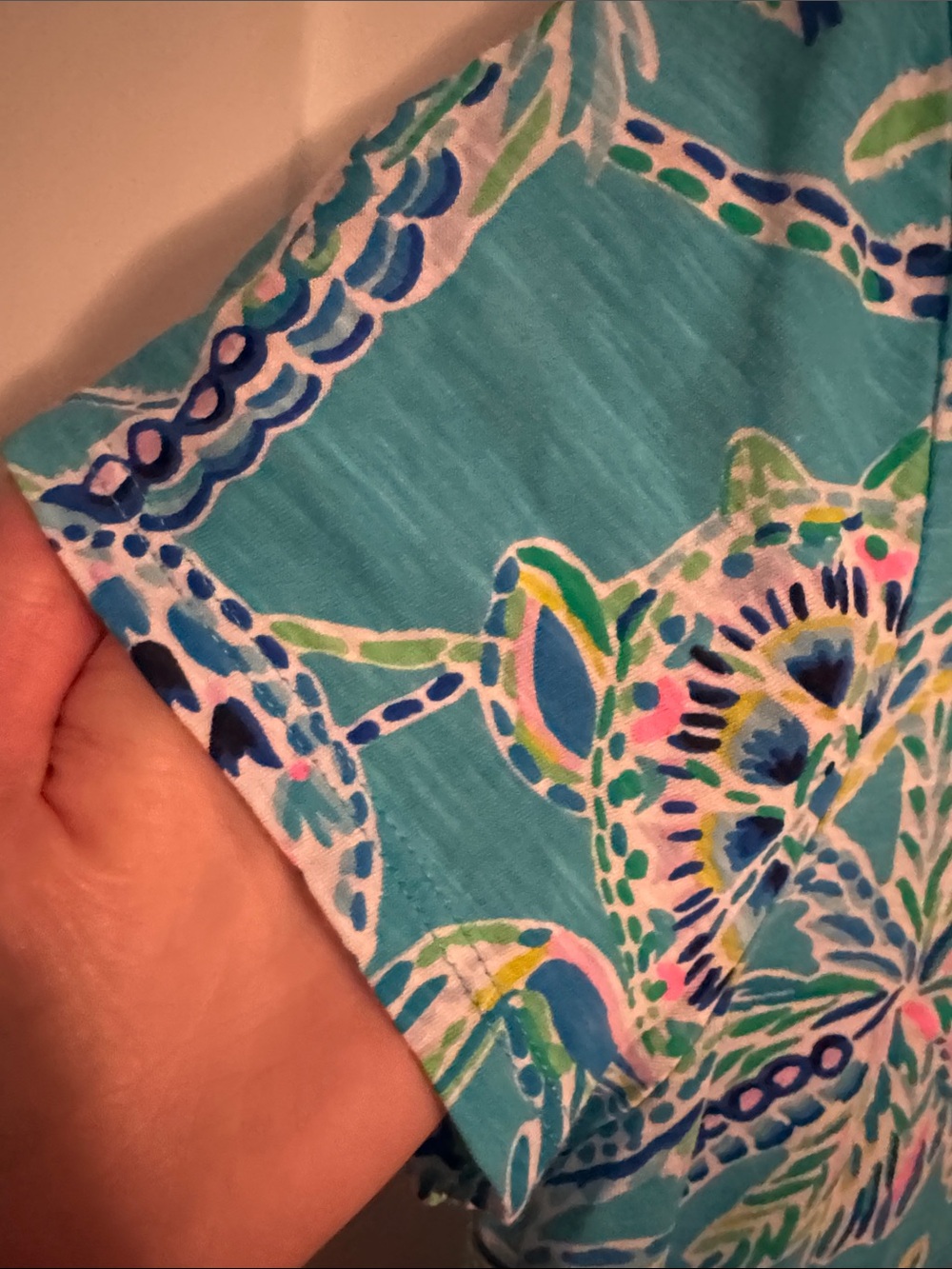 Lilly Pulitzer Teal Blue Etta V-Neck Tropical Print Tee size M Bermuda blue - Picture 6 of 7